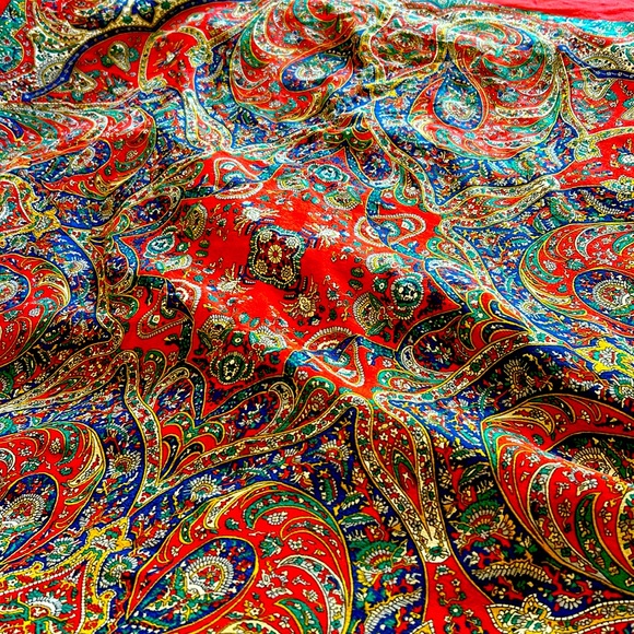 VINTAGE oversized bandana / scarf / shawl / pocket stuffer - Picture 2 of 3